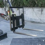 Adjustable Pallet Fork Attachment for 2.5–3 Ton Mini Excavators with Stabilizer Bar — product view 4